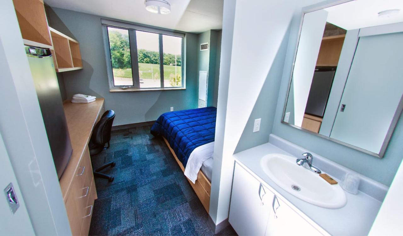 Lakehead University Residence And Conference Centre Orillia Eksteriør billede