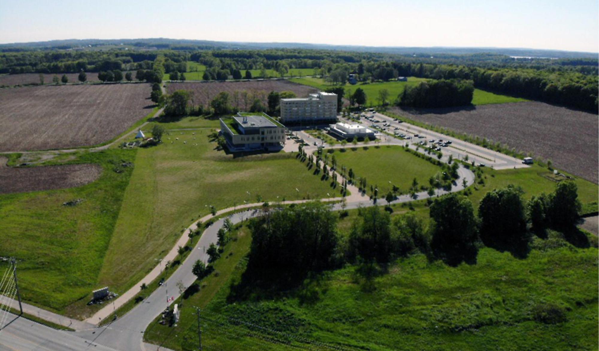 Lakehead University Residence And Conference Centre Orillia Eksteriør billede
